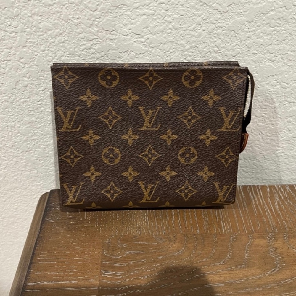 Louis Vuitton Toiletry Pouch Monogram Canvas 19
